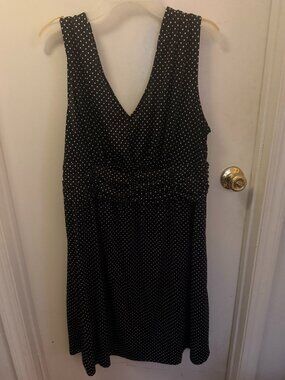 Tessuto Sleeveless Black and White Polka Dot Dress W 2X